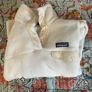 Patagonia White Fleece Pullover
